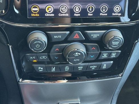 Used 2020 Jeep Grand Cherokee Altitude RWD image 21