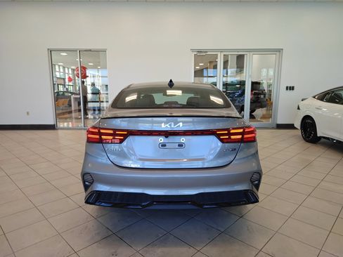 Used 2024 Kia Forte GT-Line w/ GT-Line Premium Package FWD image 3