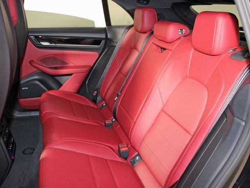 Certified 2025 Porsche Macan 4S Electric image 36