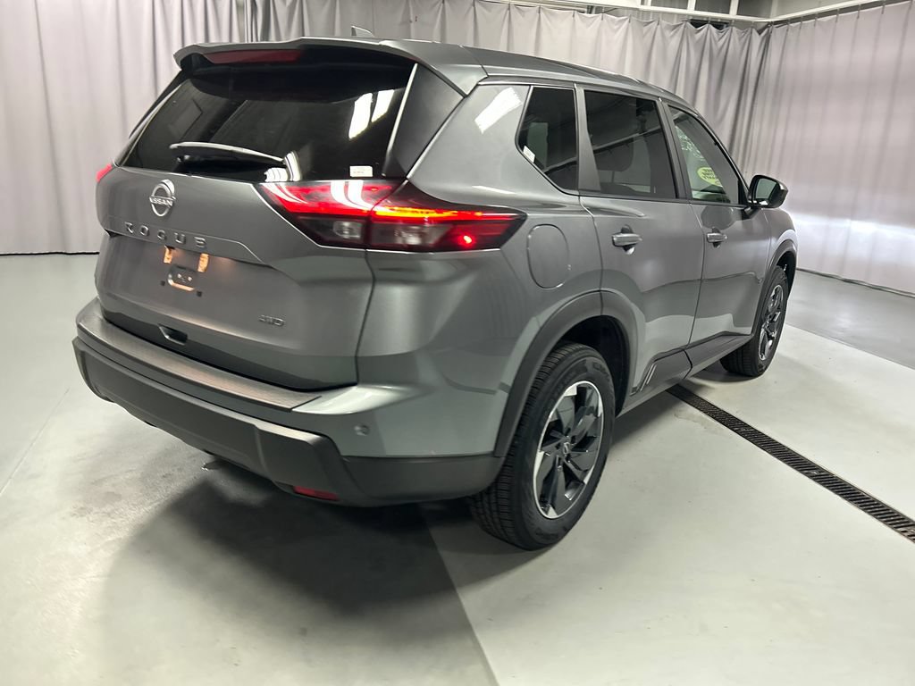 Used 2025 Nissan Rogue SV AWD/4WD image 7