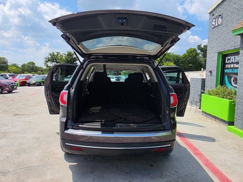 Used 2016 GMC Acadia SLE FWD image 26