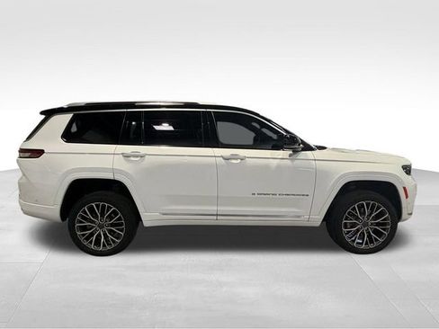 Used 2024 Jeep Grand Cherokee L Summit AWD/4WD image 4
