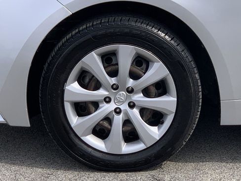 Used 2021 Toyota Corolla LE image 39