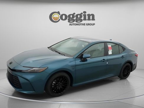 New 2026 Toyota Camry LE image 1