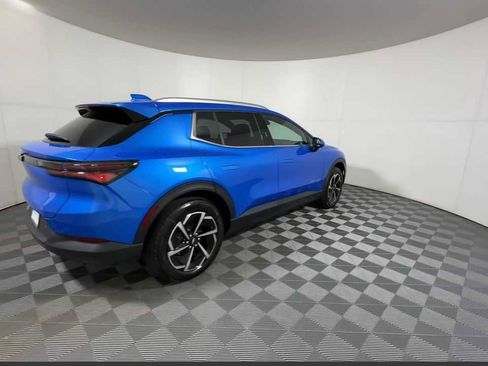 New 2026 Chevrolet Equinox EV LT image 16