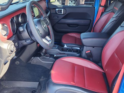 Used 2023 Jeep Wrangler Unlimited Rubicon 4xe image 16