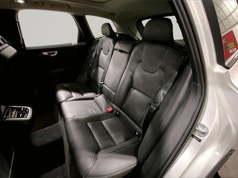 Certified 2023 Volvo XC60 B5 Ultimate w/ Climate Package image 27