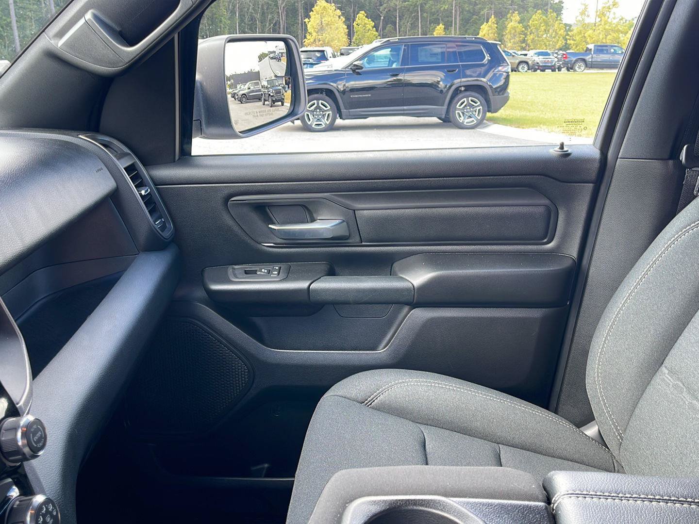 Used 2025 RAM 1500 Tradesman w/ Night Edition AWD/4WD image 29