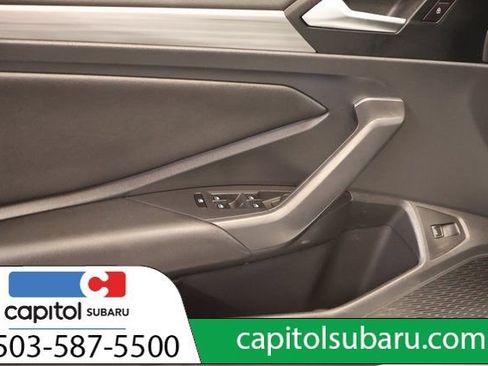 Used 2019 Volkswagen Jetta SEL w/ Cold Weather Package FWD image 11