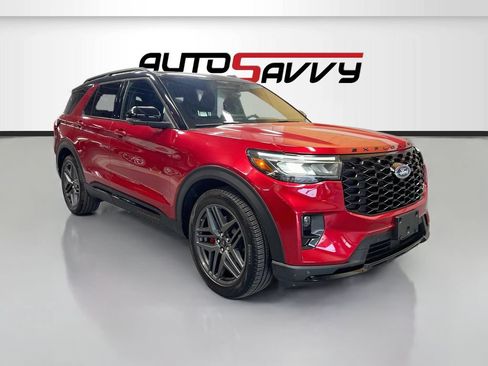 Used 2025 Ford Explorer ST AWD/4WD image 1