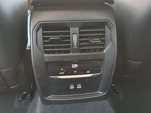 Used 2025 BMW 330i xDrive Sedan image 28