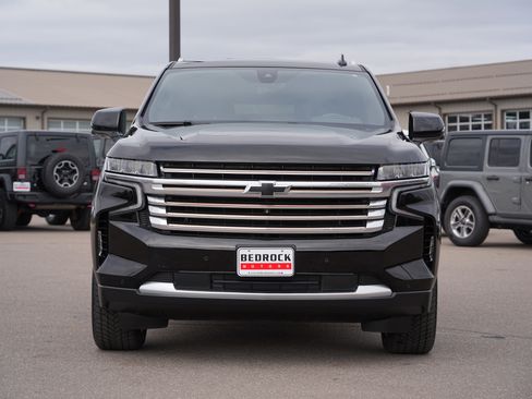 Used 2021 Chevrolet Tahoe High Country w/ Premium Package AWD/4WD image 8