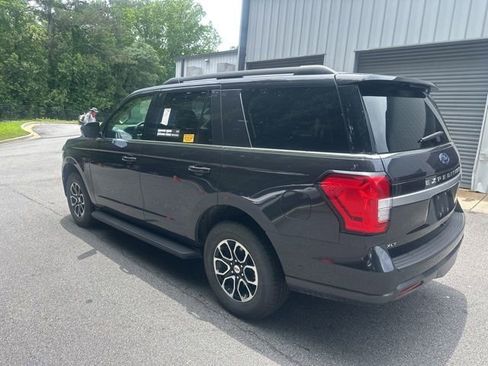 Used 2024 Ford Expedition XLT AWD/4WD image 5
