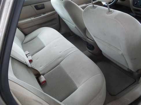 Used 2006 Ford Taurus SE FWD image 34