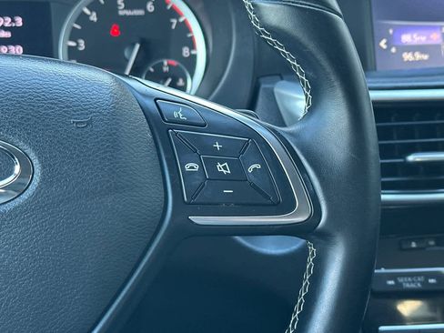 Used 2018 INFINITI QX30 AWD image 27