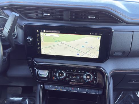 Used 2024 GMC Sierra 2500 AT4 w/ Technology Package image 38