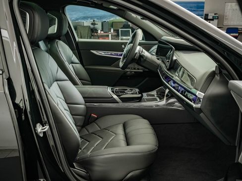 New 2026 BMW 740i xDrive w/ Executive Package image 26