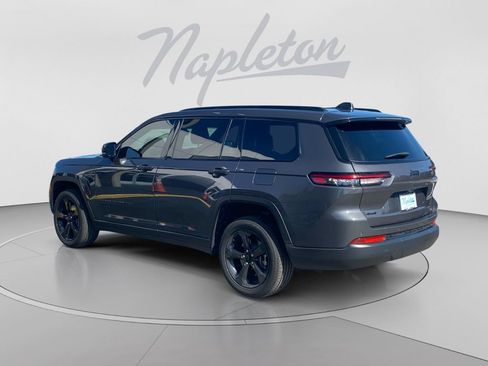 Used 2025 Jeep Grand Cherokee L Altitude AWD/4WD image 3