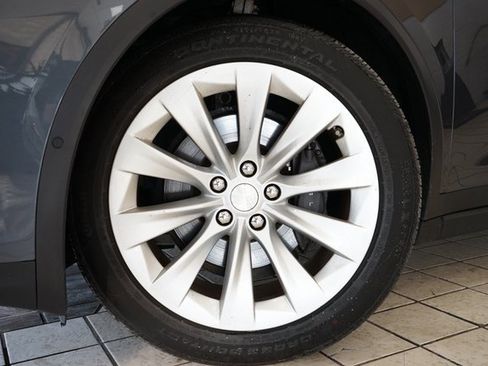 Used 2017 Tesla Model X 75D image 55