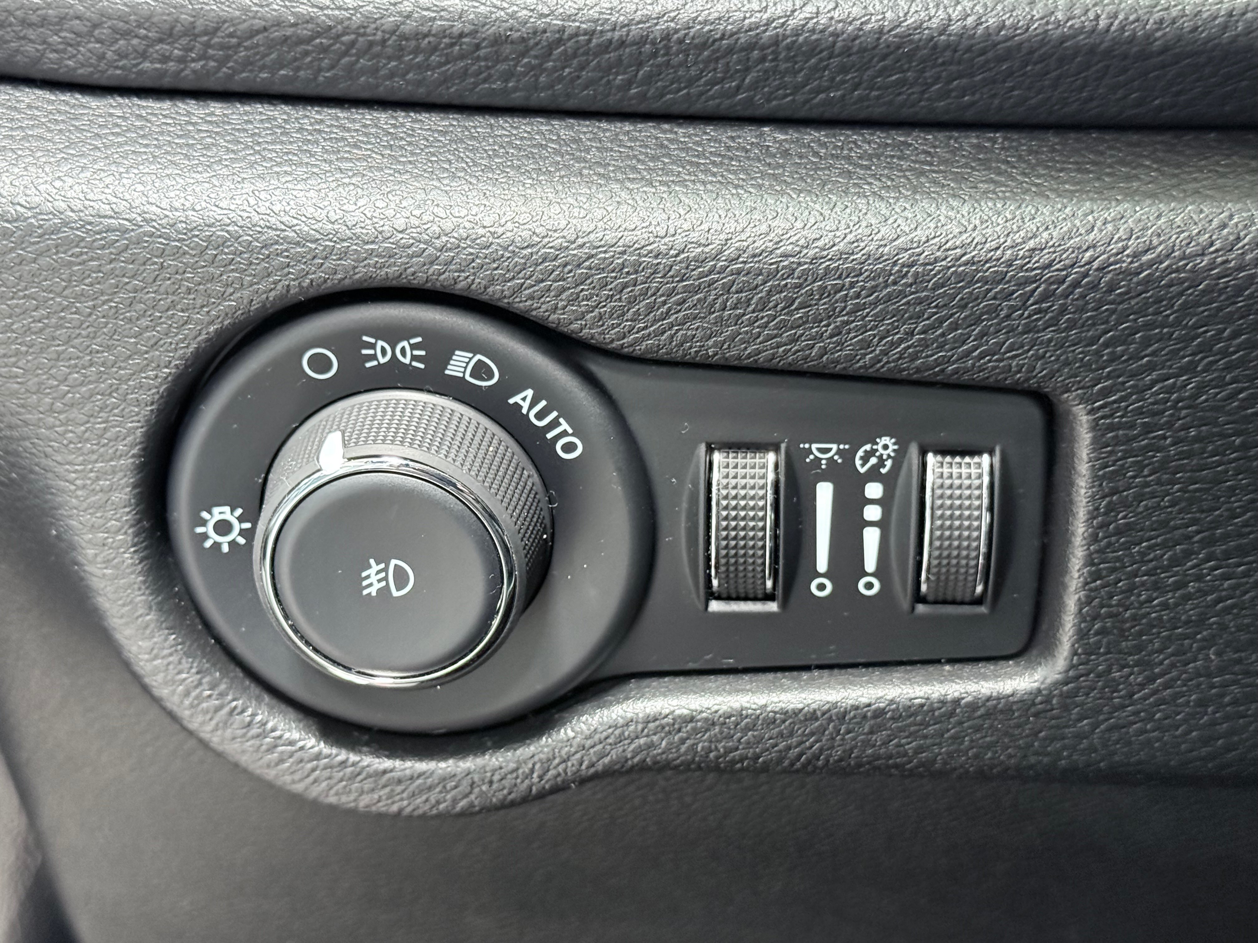 Certified 2023 Chrysler Pacifica Touring-L w/ Uconnect Theater Family Group AWD/4WD image 22