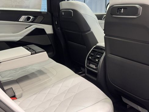 Used 2026 BMW X5 xDrive50e w/ M Sport Package image 22