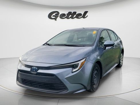Used 2023 Toyota Corolla LE FWD image 1