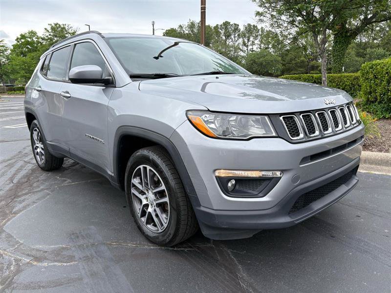 Used 2018 Jeep Compass Latitude w/ Popular Equipment Group FWD image 10