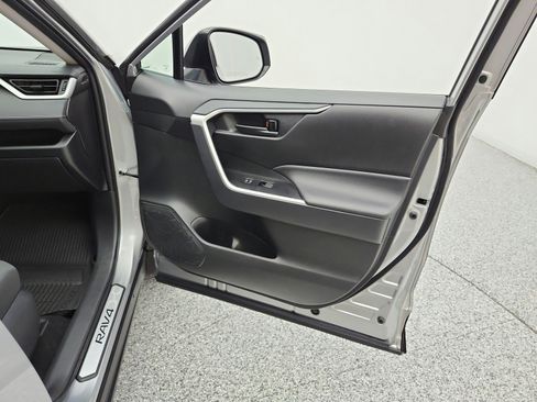Used 2025 Toyota RAV4 LE FWD image 20