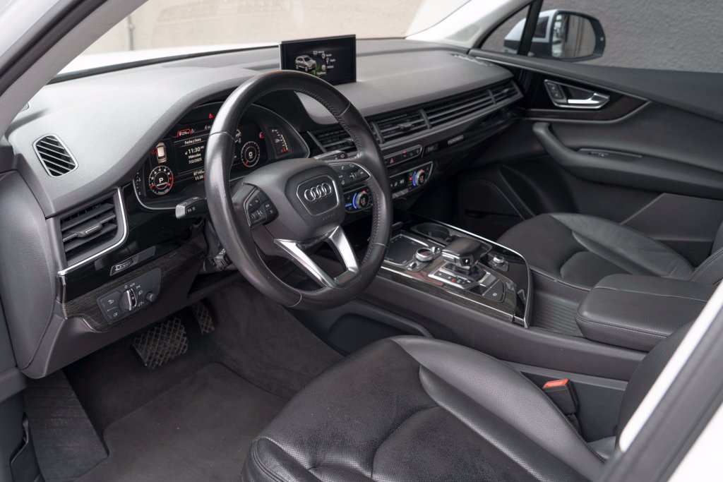 Used 2017 Audi Q7 3.0T Premium Plus w/ Premium Plus Package AWD/4WD image 14