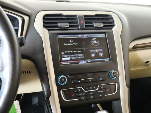 Used 2016 Ford Fusion SE w/ Equipment Group 202A FWD image 5