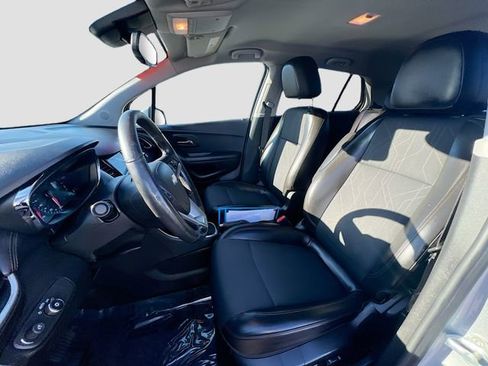 Used 2022 Chevrolet Trax LT w/ Driver Confidence Package image 19