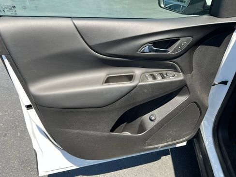 Used 2024 Chevrolet Equinox LT w/ LPO, Floor Liner Package FWD image 11