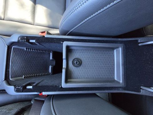 Used 2025 Cadillac XT4 Premium Luxury image 26