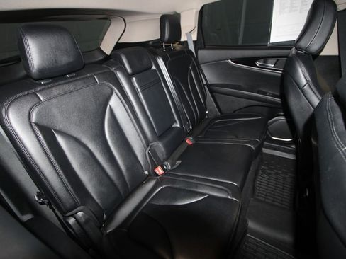 Used 2023 Lincoln Nautilus AWD w/ Premium Package image 25