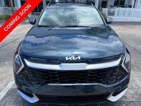 Certified 2025 Kia Sportage EX w/ EX Premium Package AWD/4WD image 2