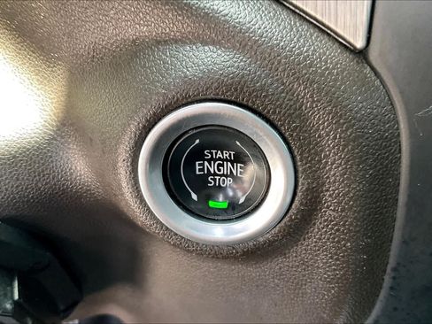 Used 2022 GMC Sierra 2500 Denali w/ Technology Package AWD/4WD image 32