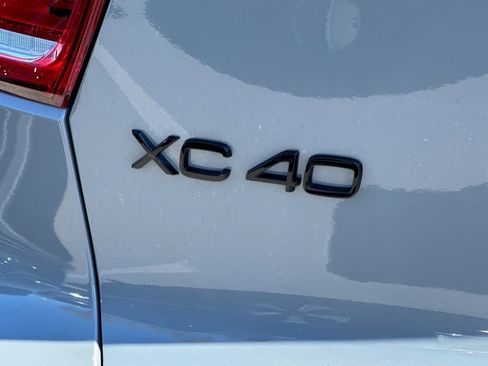 New 2026 Volvo XC40 B5 Ultra w/ Protection Package Premier image 12