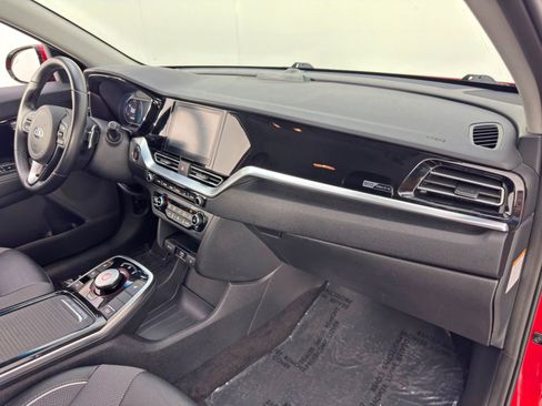 Used 2020 Kia Niro EX image 13