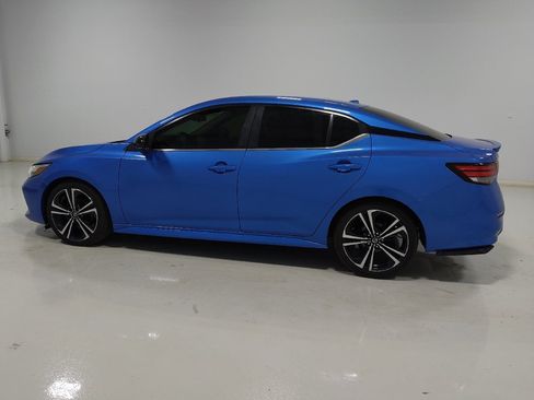 Used 2021 Nissan Sentra SR FWD image 3