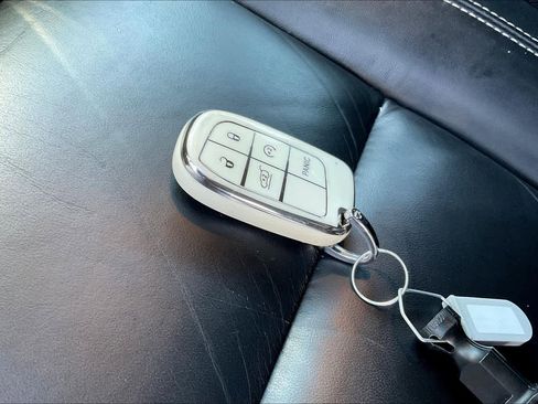 Used 2017 Jeep Grand Cherokee Limited image 14