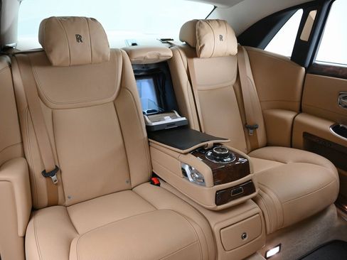 Used 2016 Rolls-Royce Ghost image 16