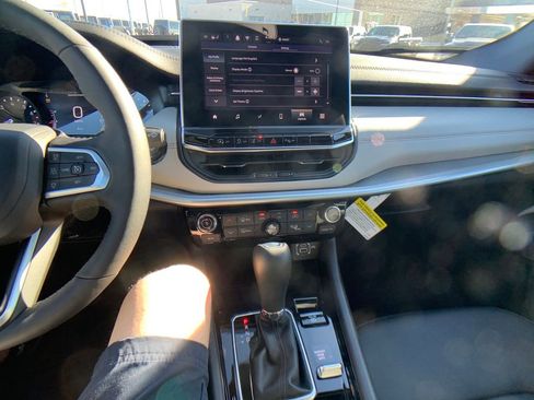 New 2026 Jeep Compass Limited image 18