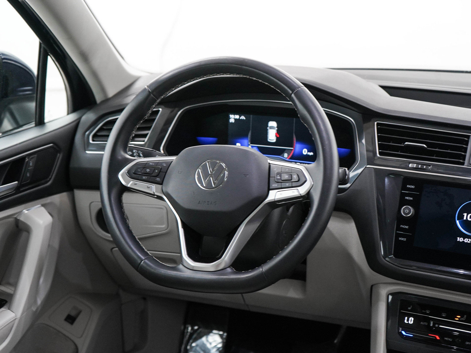 Used 2022 Volkswagen Tiguan SE AWD/4WD image 14