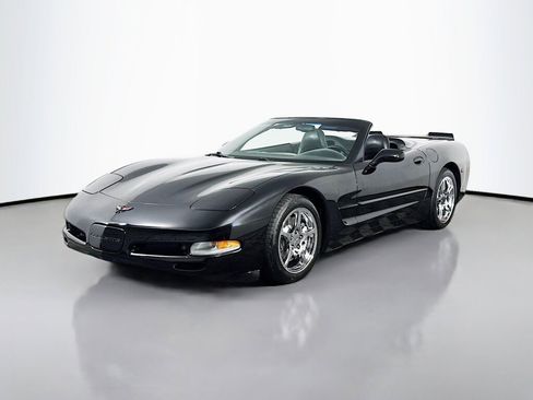 Used 1998 Chevrolet Corvette Convertible w/ Memory Pkg image 2