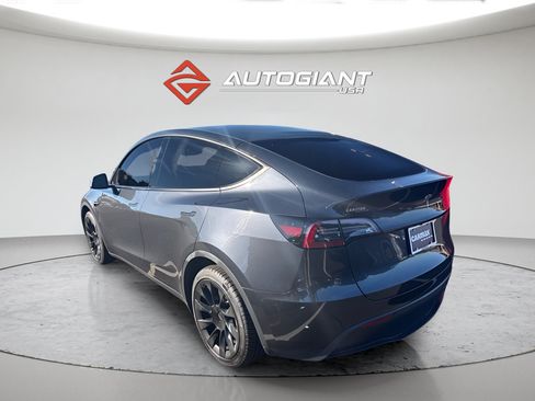 Used 2024 Tesla Model Y Long Range RWD image 8