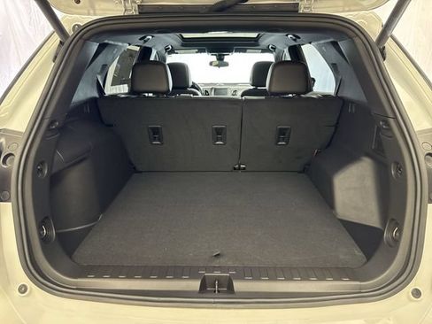Used 2024 Chevrolet Equinox RS FWD image 24