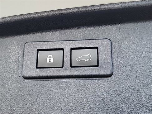 Used 2023 Subaru Outback Limited image 32