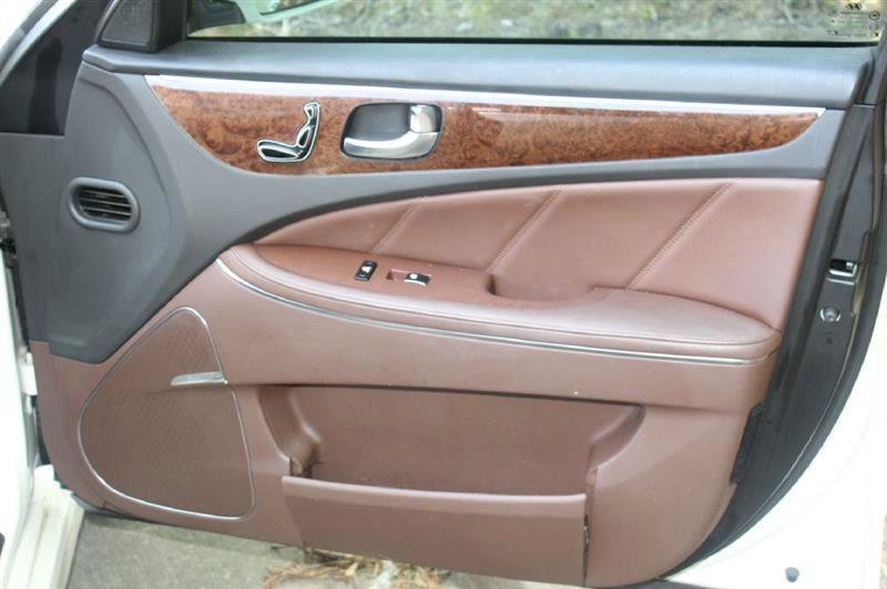 Used 2014 Hyundai Equus Signature RWD image 24