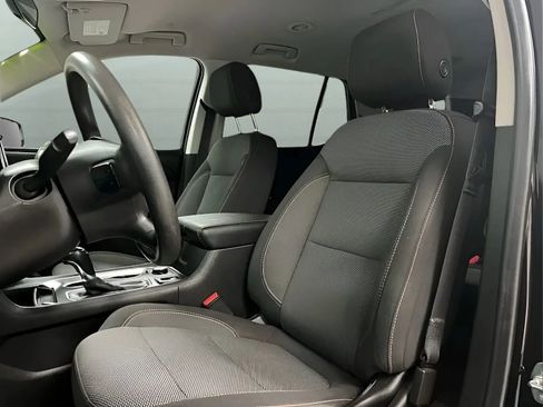 Used 2019 Chevrolet Traverse LS w/ LPO, Blackout Package FWD image 9