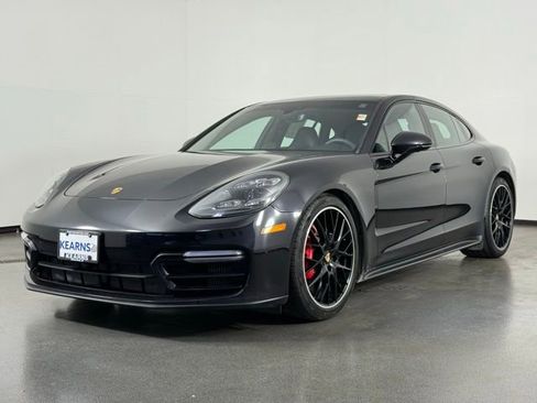 Used 2021 Porsche Panamera GTS image 4